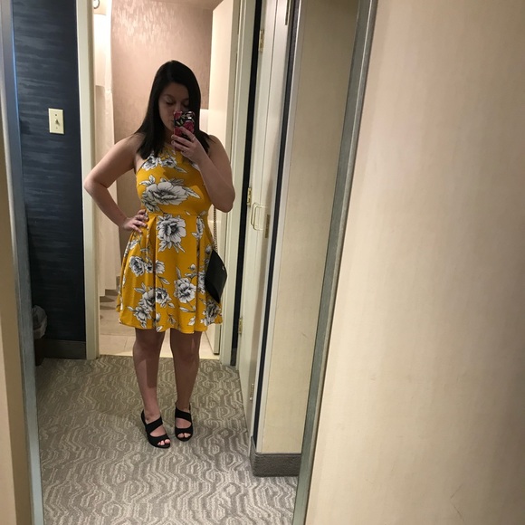 Meet your Posher, Talia - Picture 13 of 15